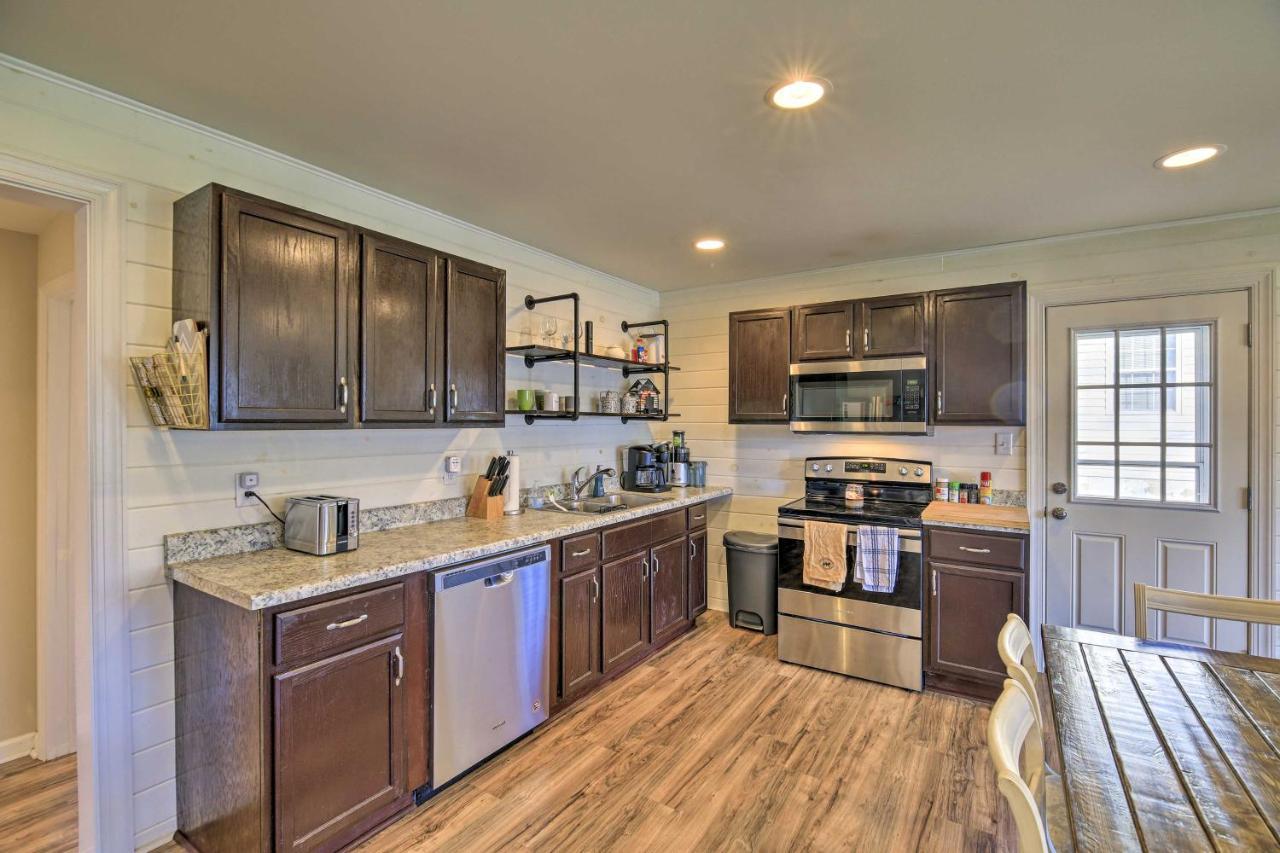 Cozy Bristol Home With Yard About 1 Mile To Downtown! Экстерьер фото