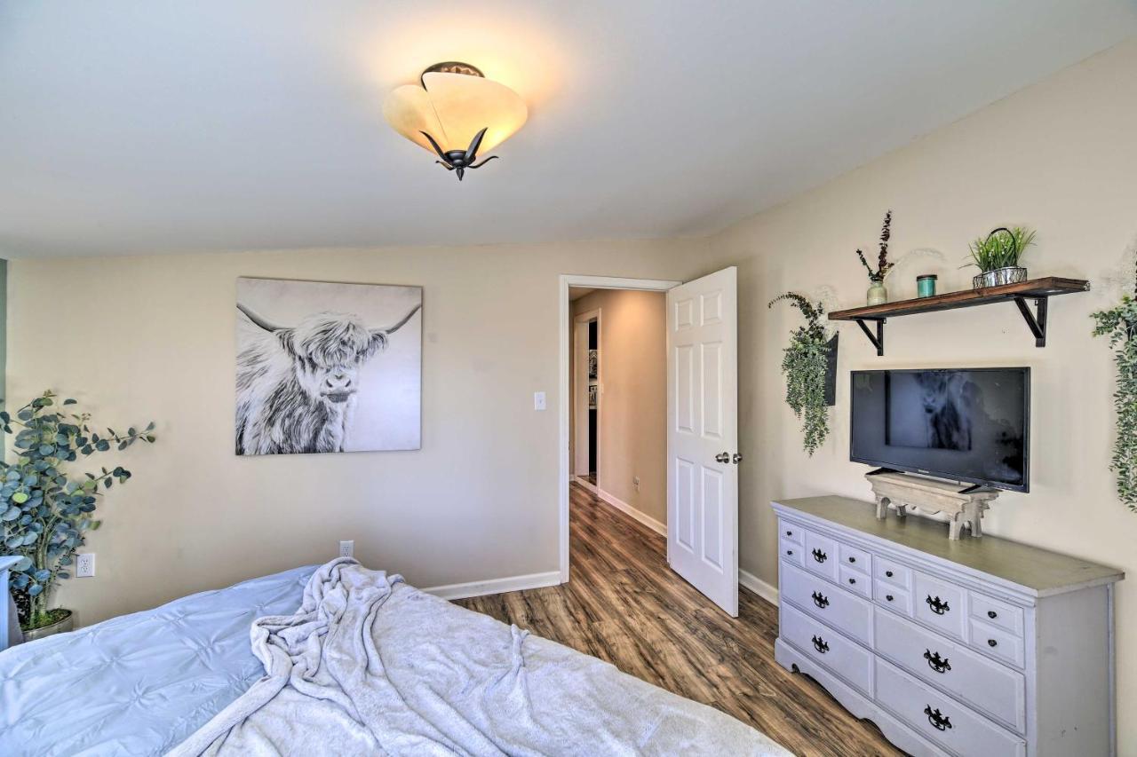 Cozy Bristol Home With Yard About 1 Mile To Downtown! Экстерьер фото